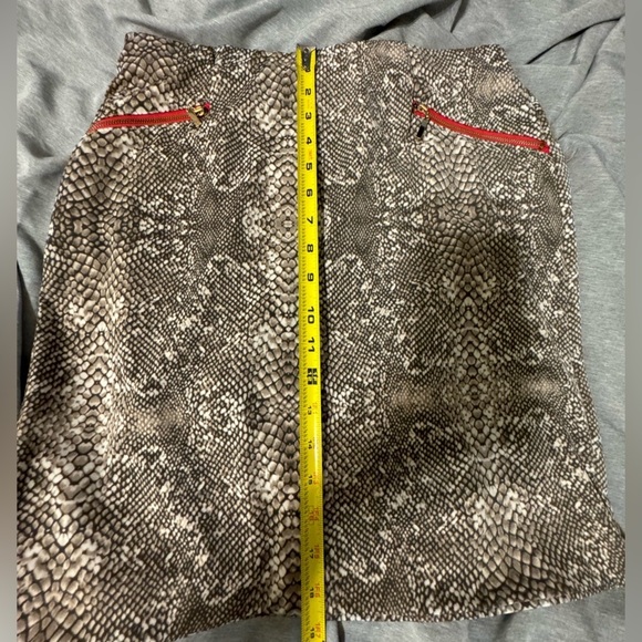 Alfani Knee Length Pencil Skirt Snake Print With Red‎ Zipper Size 8 Petite - Picture 6 of 7
